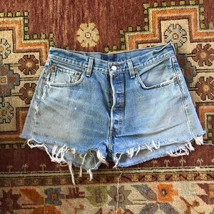 Levi’s cutoff shorts W31